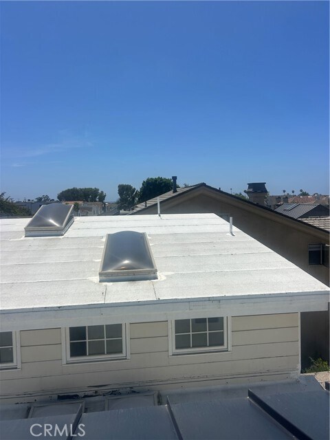Building Photo - 612 Begonia Ave