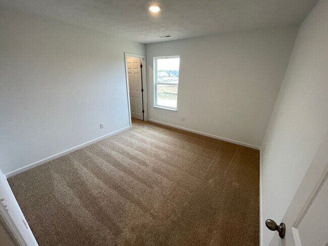 Building Photo - New Home East Jefferson For Rent