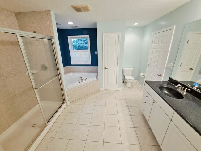 Building Photo - 417 Debbi Ct
