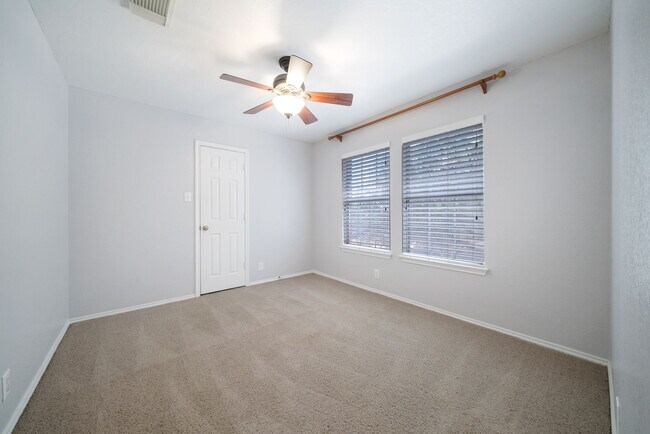 Building Photo - Spacious 4-Bed Home with Fenced Yard and Garage in Cibolo – 2,568 Sq Ft of Comfort