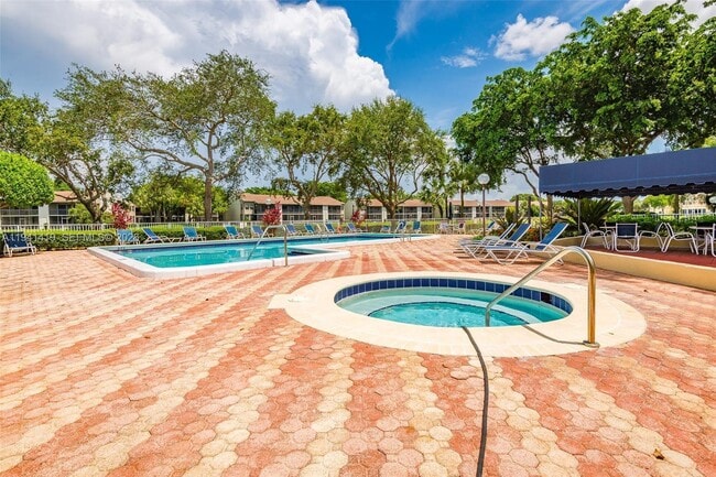 Building Photo - 1977 SW 15th St