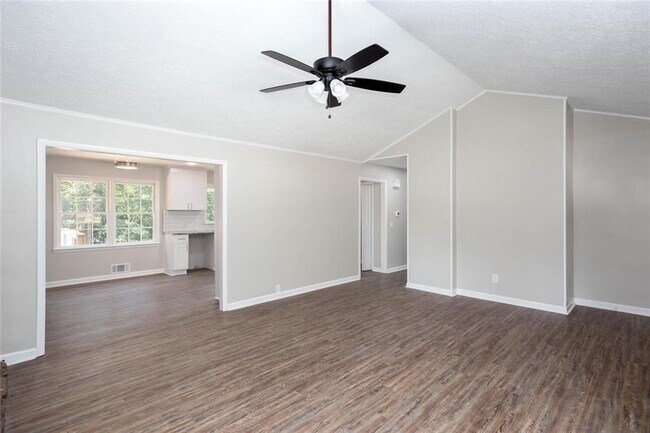 Building Photo - 2099 Scott Rd