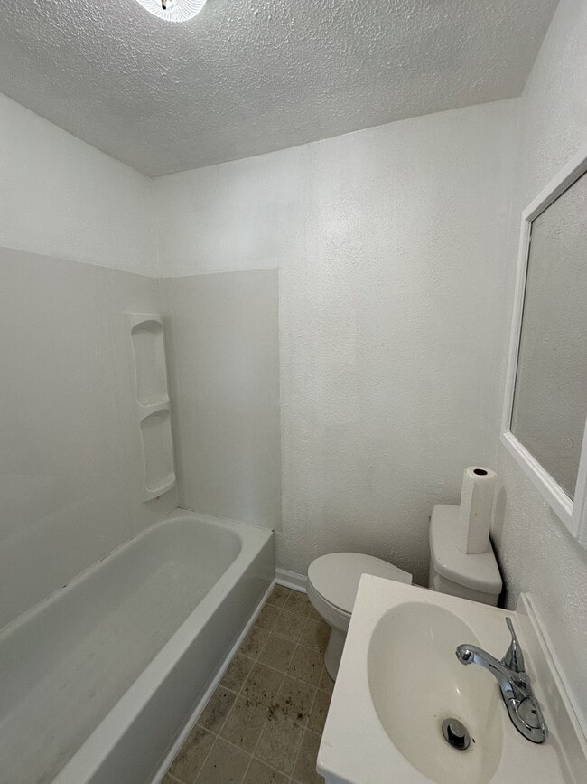 Building Photo - 2940 Pitt St