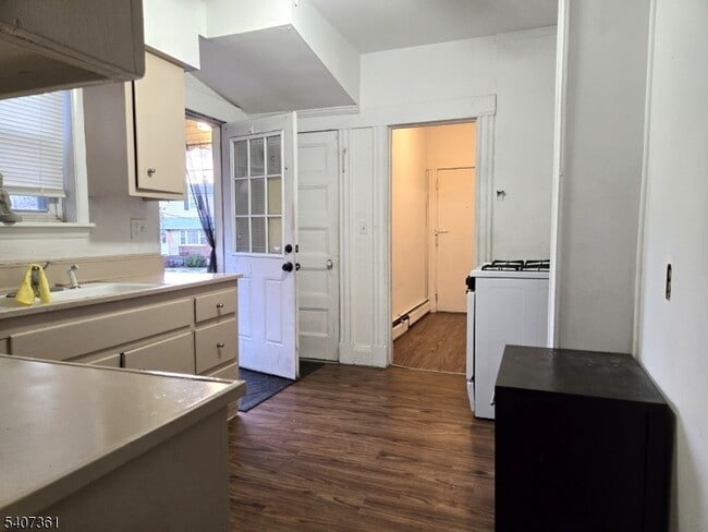 Building Photo - 54 Stuyvesant Ave