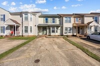 Building Photo - Charming 2 Bed, 2.5 Bath Townhouse for Rent in Virginia Beach!