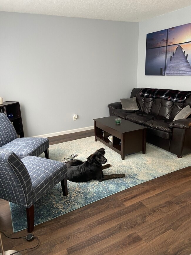 Building Photo - 2131 Cedar Ln