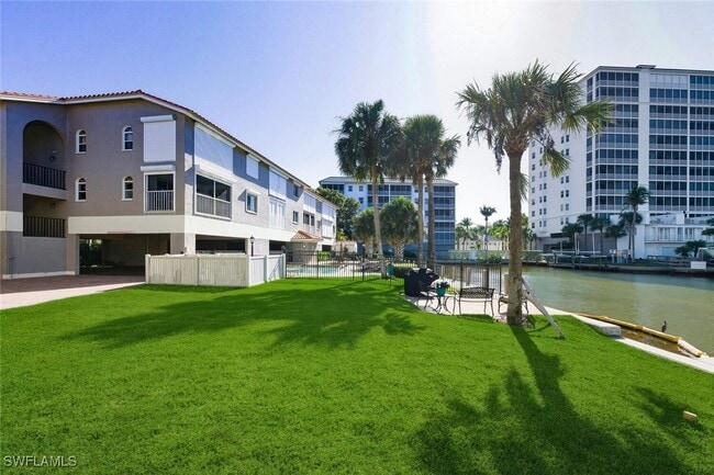 Building Photo - 9103 Vanderbilt Dr