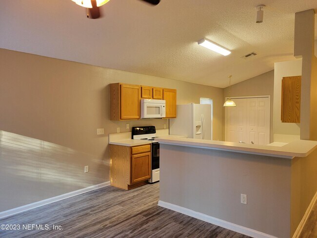 Building Photo - 24 Zoeller Ct