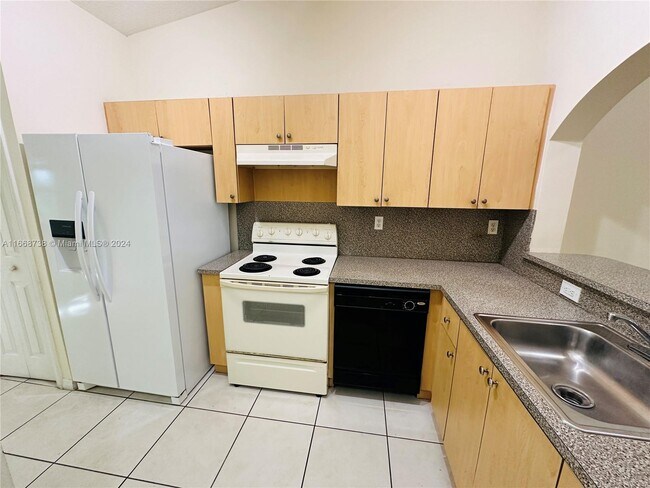 Building Photo - 1320 SE 31st Ct