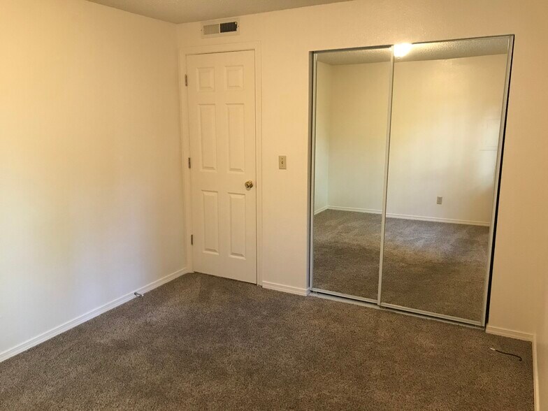 Building Photo - 14713 132nd Ave E