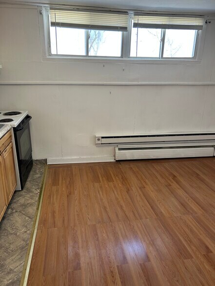 Building Photo - 9 Cherry St