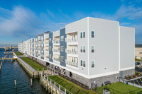 Building Photo - The Channel Club