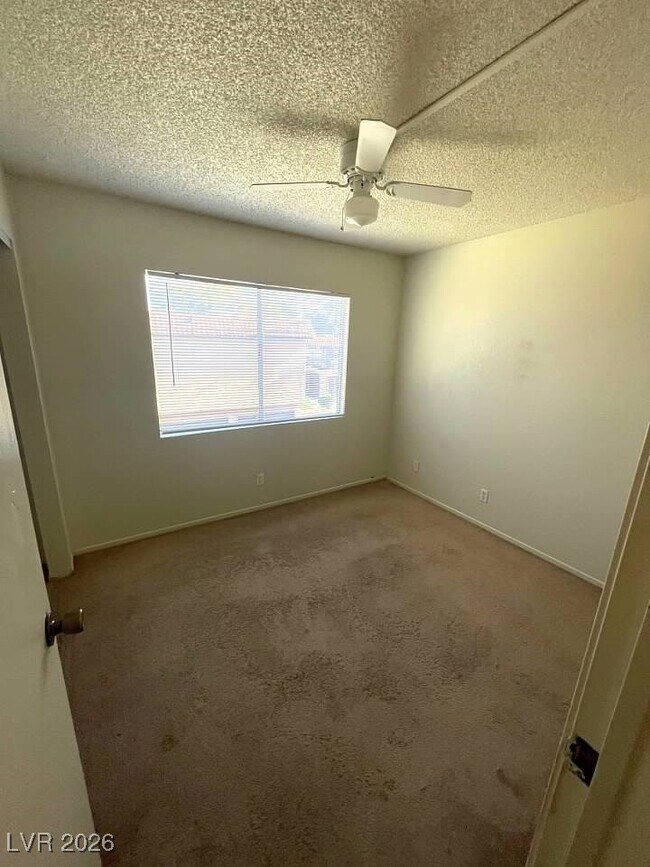 Building Photo - 241 Misty Isle Ln