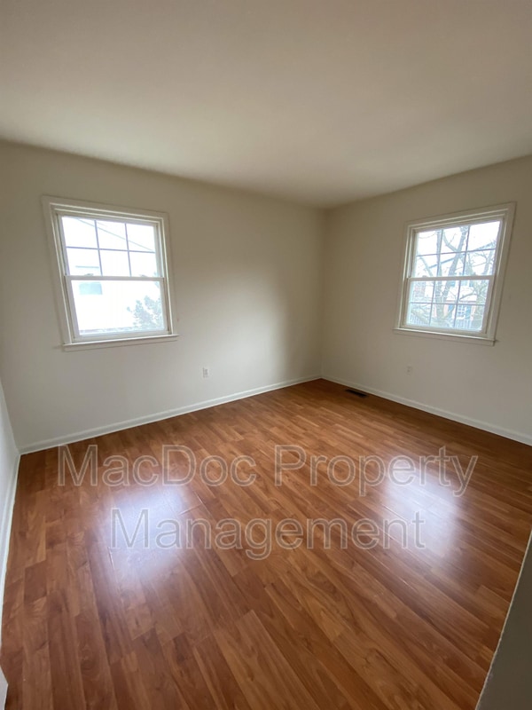 Building Photo - 2331 McClellan Ct