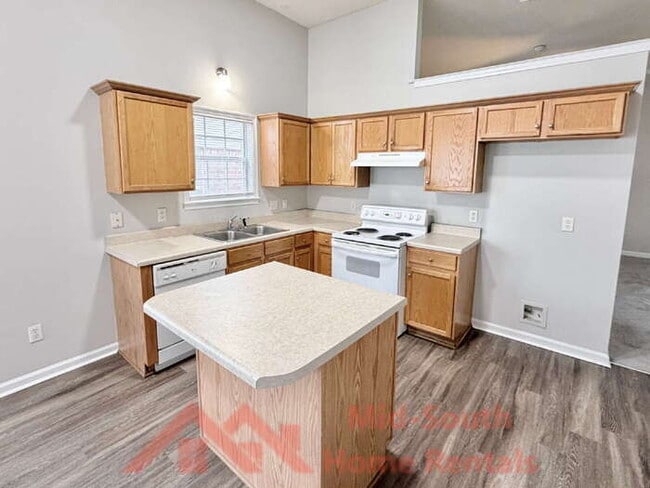 Building Photo - 2150 Berry Bush Ln