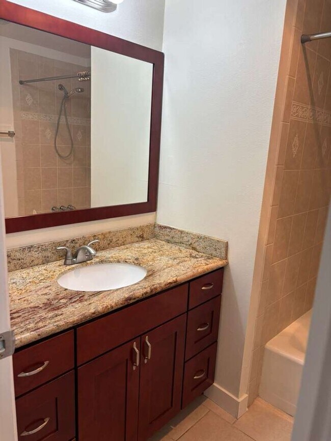 Building Photo - Beautiful remodeled ground floor 2 bedroom 1.5 bath