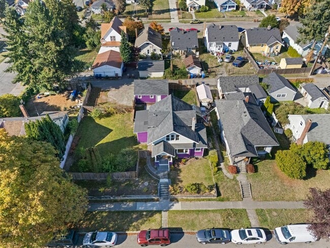 Building Photo - Spacious 3-Bed Tacoma Home w/ Office, A/C,...