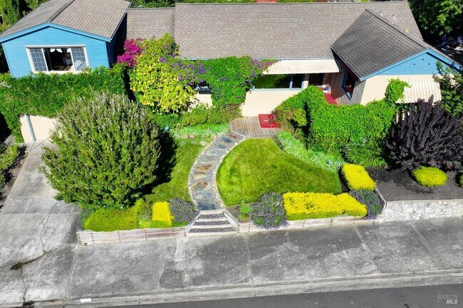 Building Photo - 4 Ramona Ave