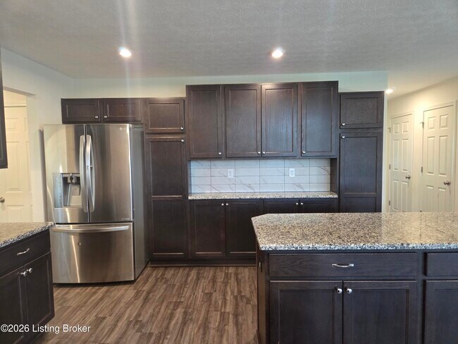 Building Photo - 108 Strawberry Fld Dr