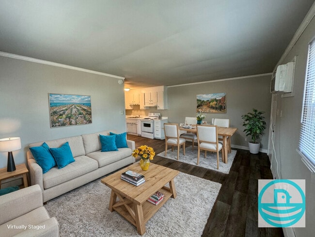 Primary Photo - Huntwood Apartments