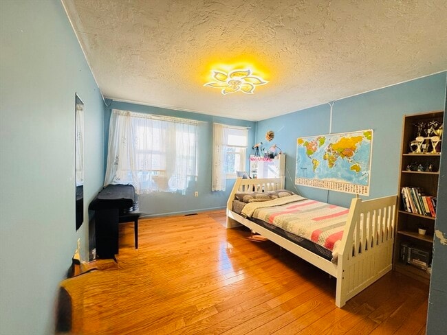 Building Photo - 237 South St