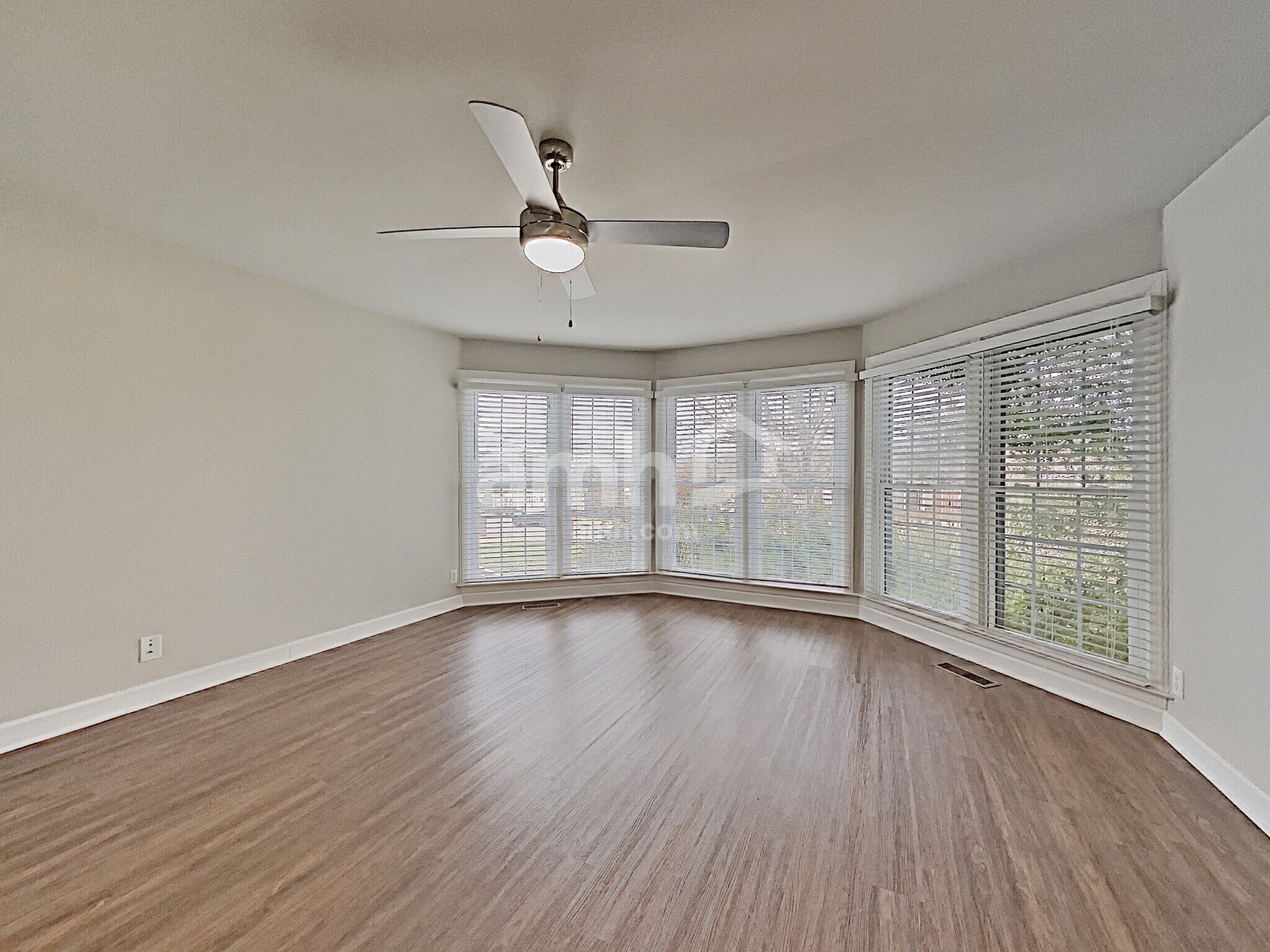 Building Photo - 217 Hickory Trl