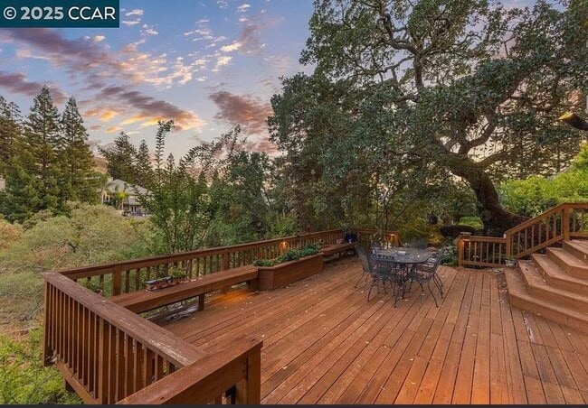 Building Photo - 3109 Stonegate Dr