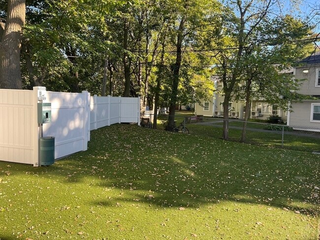 Building Photo - 45 Spring St