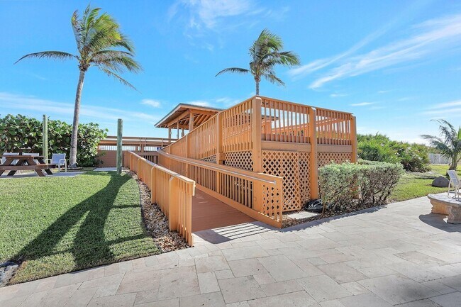 Building Photo - 10680 S Ocean Dr