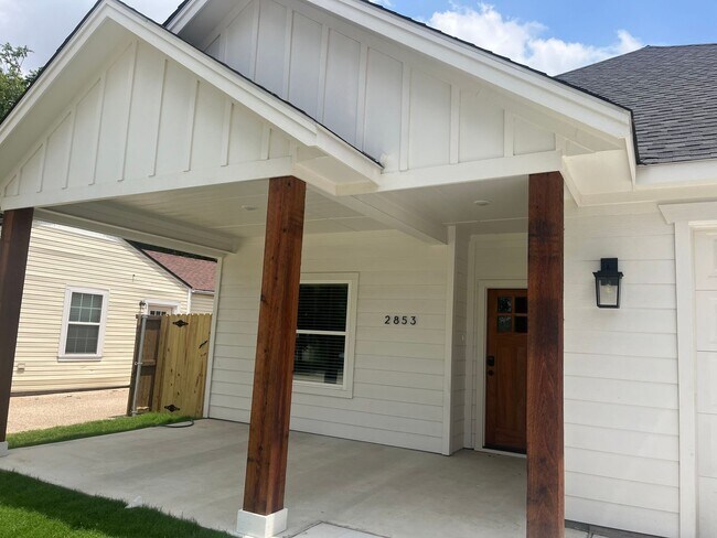 Building Photo - 2853 S Hills Ave