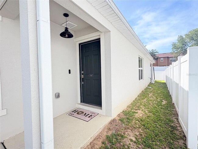 Building Photo - 1084 Papaya Cir.