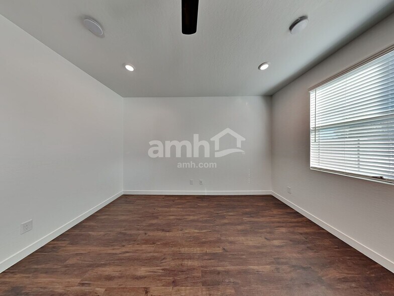 Building Photo - 9337 W Barcelona St