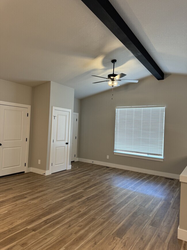 Building Photo - 698 Long Path Ct