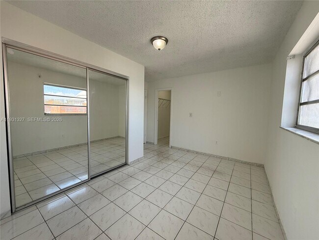 Building Photo - 1337 NW 1st St