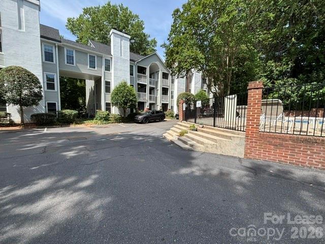 Building Photo - 430 Queens Rd