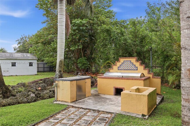 Building Photo - 6200 SW 97th Ave