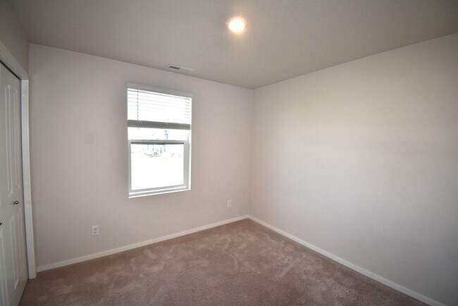 Building Photo - Beautiful Home in Cul De Sac!