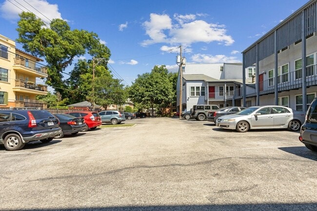 Building Photo - 3827 Gilbert Ave