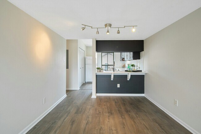 Building Photo - 4604 Dow Ct