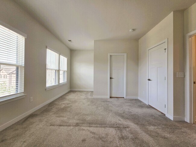 Building Photo - 2209 Cantina Ln
