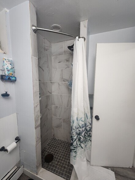 Building Photo - 622 S 4th St