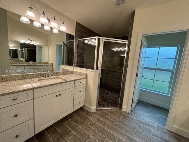 Building Photo - 2711 20th St SW