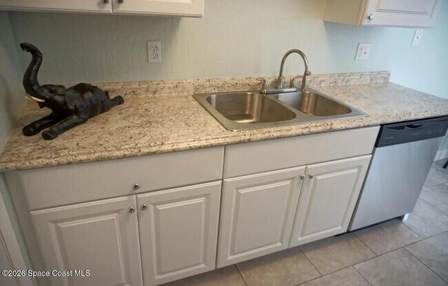 Building Photo - 2130 Forest Knoll Dr NE
