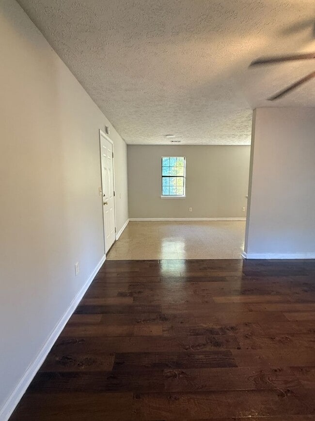 Building Photo - Charming 3 bedroom 1 bath house