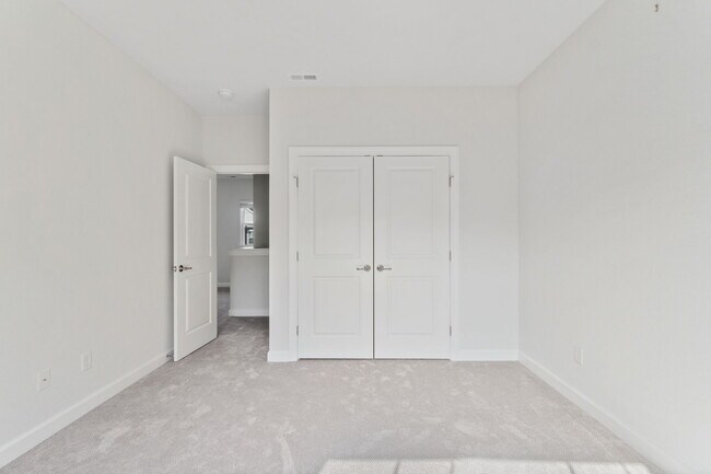 Building Photo - 2259 Sanibel Ln