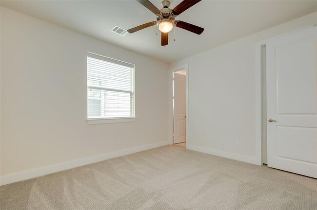 Building Photo - 1844 Parana Dr