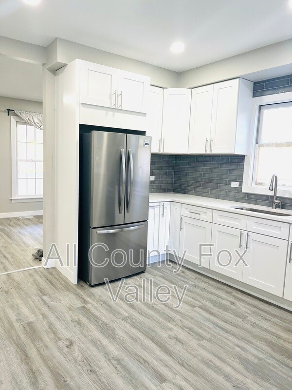 Building Photo - 552 Orange St