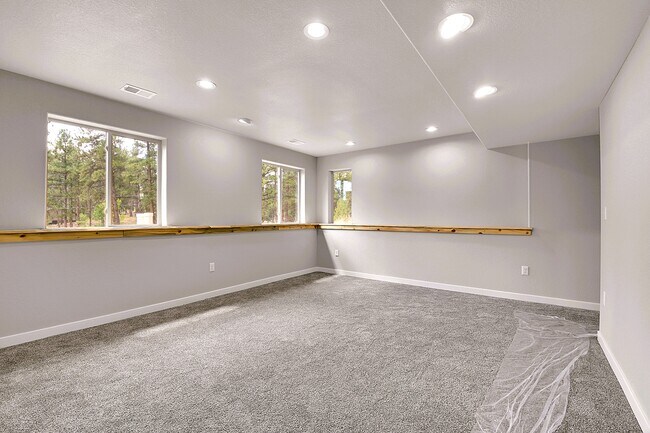 Building Photo - 132 Pauls Ln