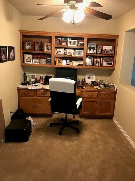 Building Photo - Room in Townhome on Old Lampasas Trail