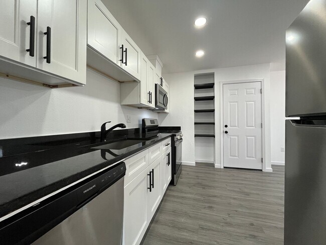 Building Photo - Award Winning Flour Bluff School District!!